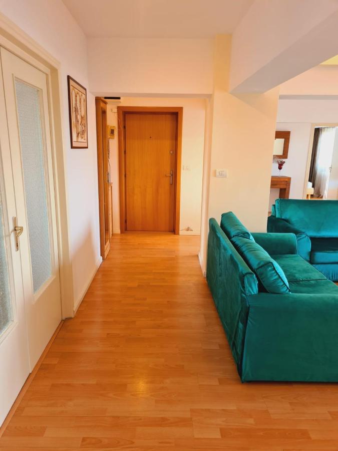 Old Town Apartment With Panoramic View Bucarest Esterno foto